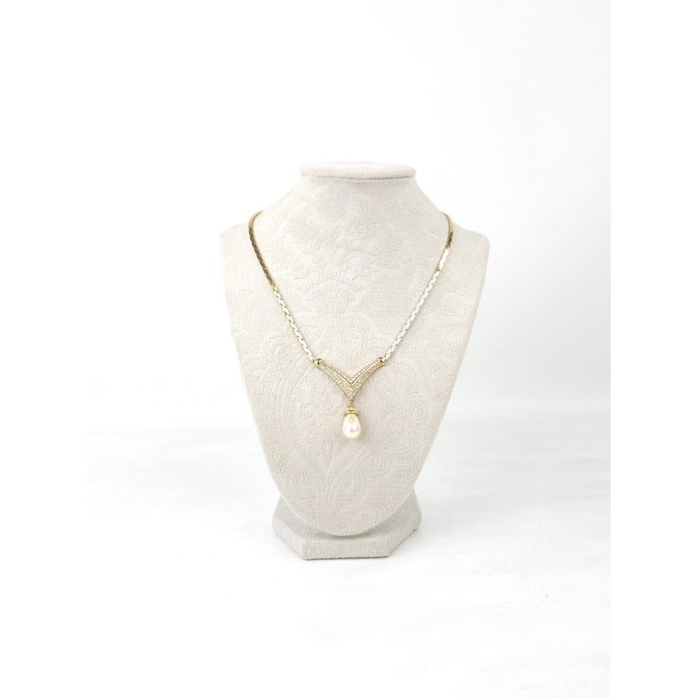 Vintage Christian Dior Gold Tone 1980s Flat Chain V Shaped Teardrop Pearl 17.25i